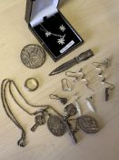 Group of silver jewellery