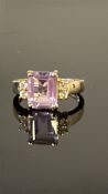 9ct Gold ring set with amethyst & diamond Weight 3