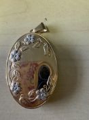 9ct gold photo pendant 6.6g