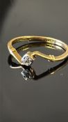 18ct Gold ring set with small diamond 1.6g