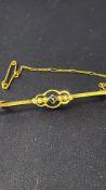 9ct Gold pin brooch set with pearls & central sapp