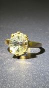 9ct Gold ring set with clear gemstone Weight 4.6g