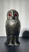White metal owl pepper pot Height 9 cm