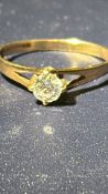 9ct Gold ring set with cz Size J Weight 1g