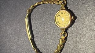 Early 20th century 9ct gold cased ladies wristwatc