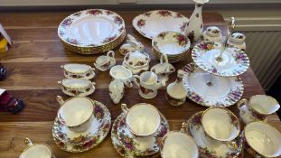 Royal Albert Old Country Roses bone china service, assorted pieces