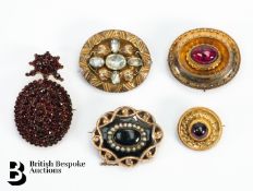 9ct and 14ct Gold Mourning Brooches