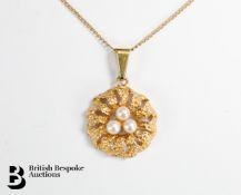 9ct Gold Pendant and Chain
