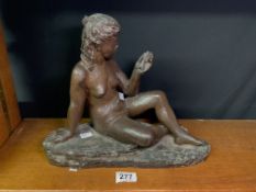 A LIMITED EDITION 1/100 VINTAGE BRONZED SCULPTURE TITLED SEATED NUDE KARIN JONZEN, 31 X 34CM