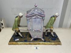 A CERAMIC SEDAN CHAIR FIGURAL GROUP, LENGTH 38CM, HEIGHT 22CM, AF