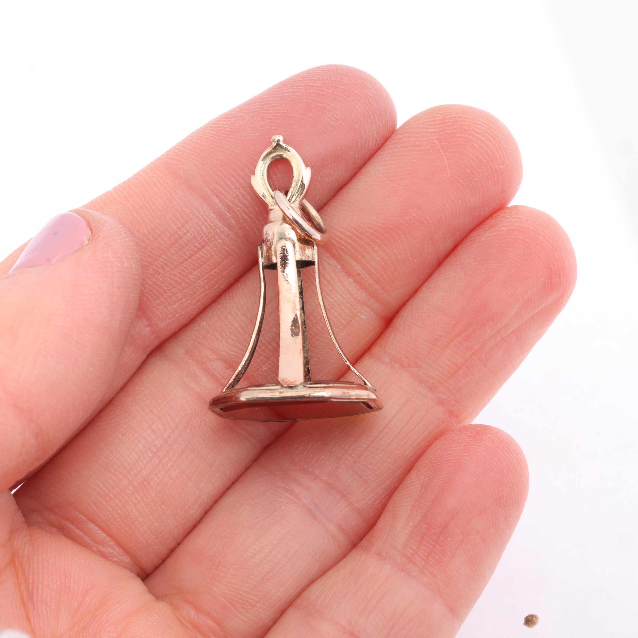 An Antique Georgian carnelian hardstone fob, unmarked mount tests as 9ct rose gold, panel 14.8mm x - Image 3 of 3
