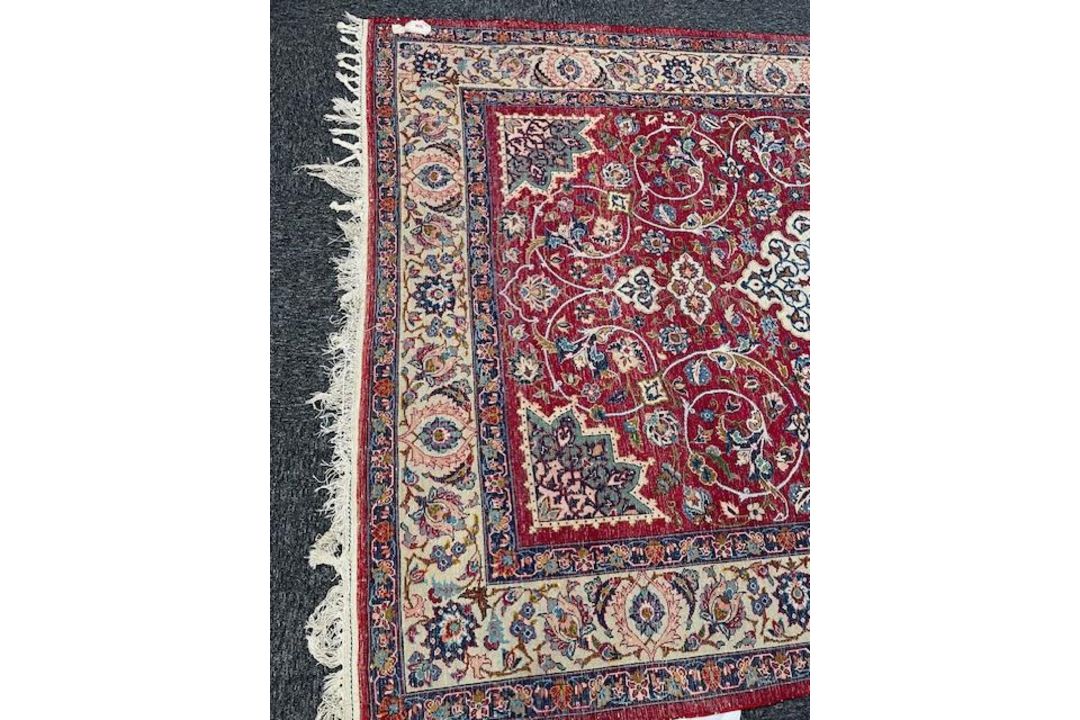 A modern Persian Kashan wool rug - Image 18 of 22
