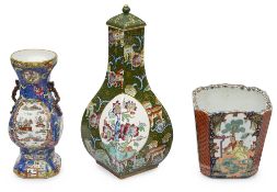 An early 19th century Mason's Ironstone chinoiserie square form baluster vase and cover