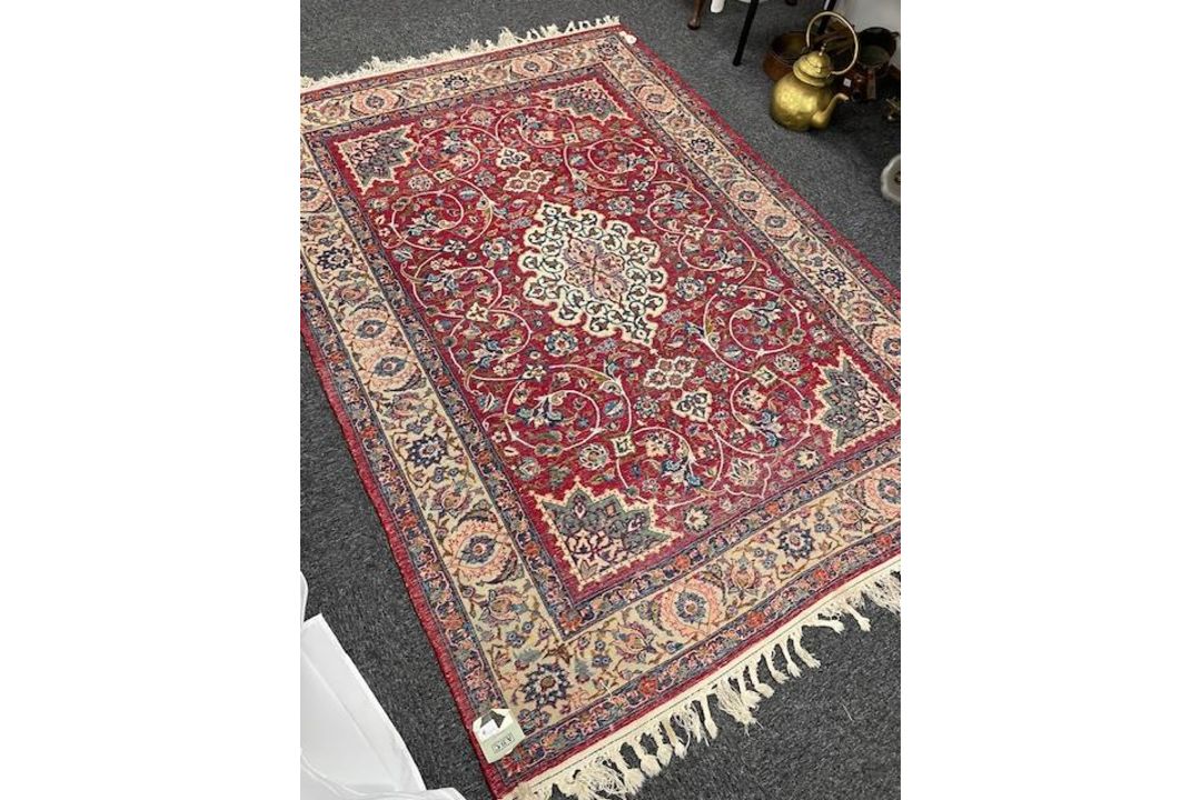 A modern Persian Kashan wool rug - Image 16 of 22