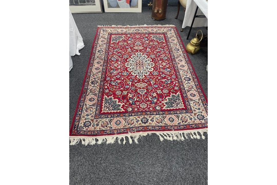 A modern Persian Kashan wool rug - Image 2 of 22