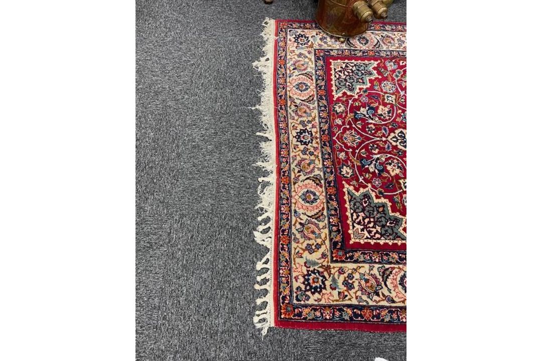 A modern Persian Kashan wool rug - Image 5 of 22