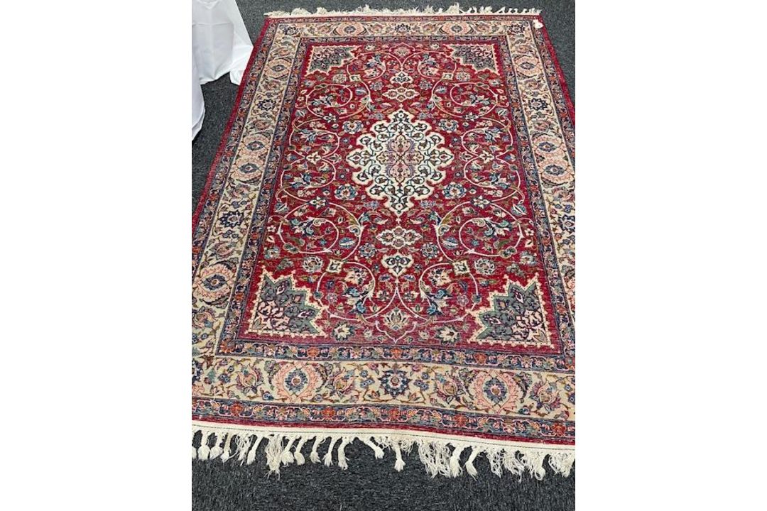 A modern Persian Kashan wool rug - Image 15 of 22