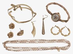 A collection of 9ct gold items