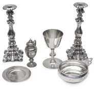 A collection of silver to include an American porringer