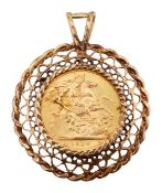 An Elizabeth sovereign in 9ct mount pendant