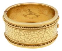 A 15ct gold Victorian wide oval cuff bangle