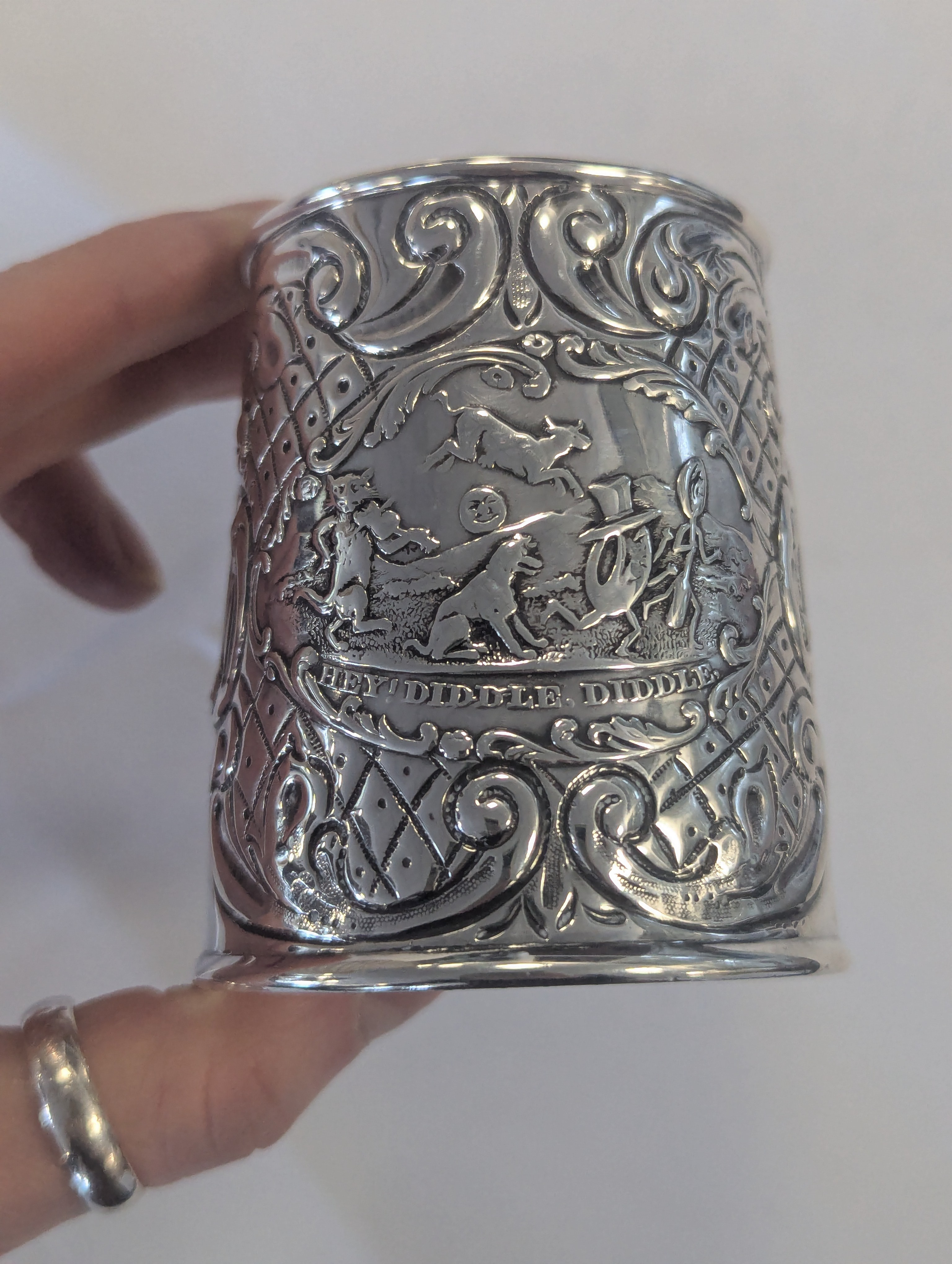 An Edward VII silver Christening tankard - Image 2 of 7