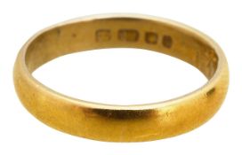 A 22ct gold wedding band