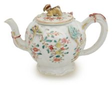 A Chinese export porcelain teapot and cover