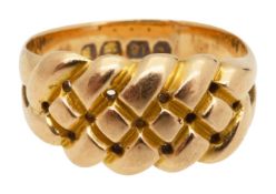 A 18ct gold keeper ring