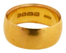 A 22ct gold wedding band