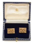 A pair of 9ct stylish rectangle cufflinks