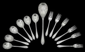 A set of Art Deco silver Sandringham pattern flatware