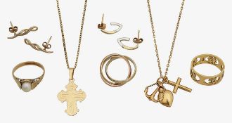 A collection of 9ct and 14ct gold and others