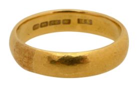 A 22ct gold wedding band