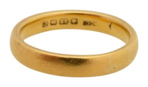 A 22ct gold band
