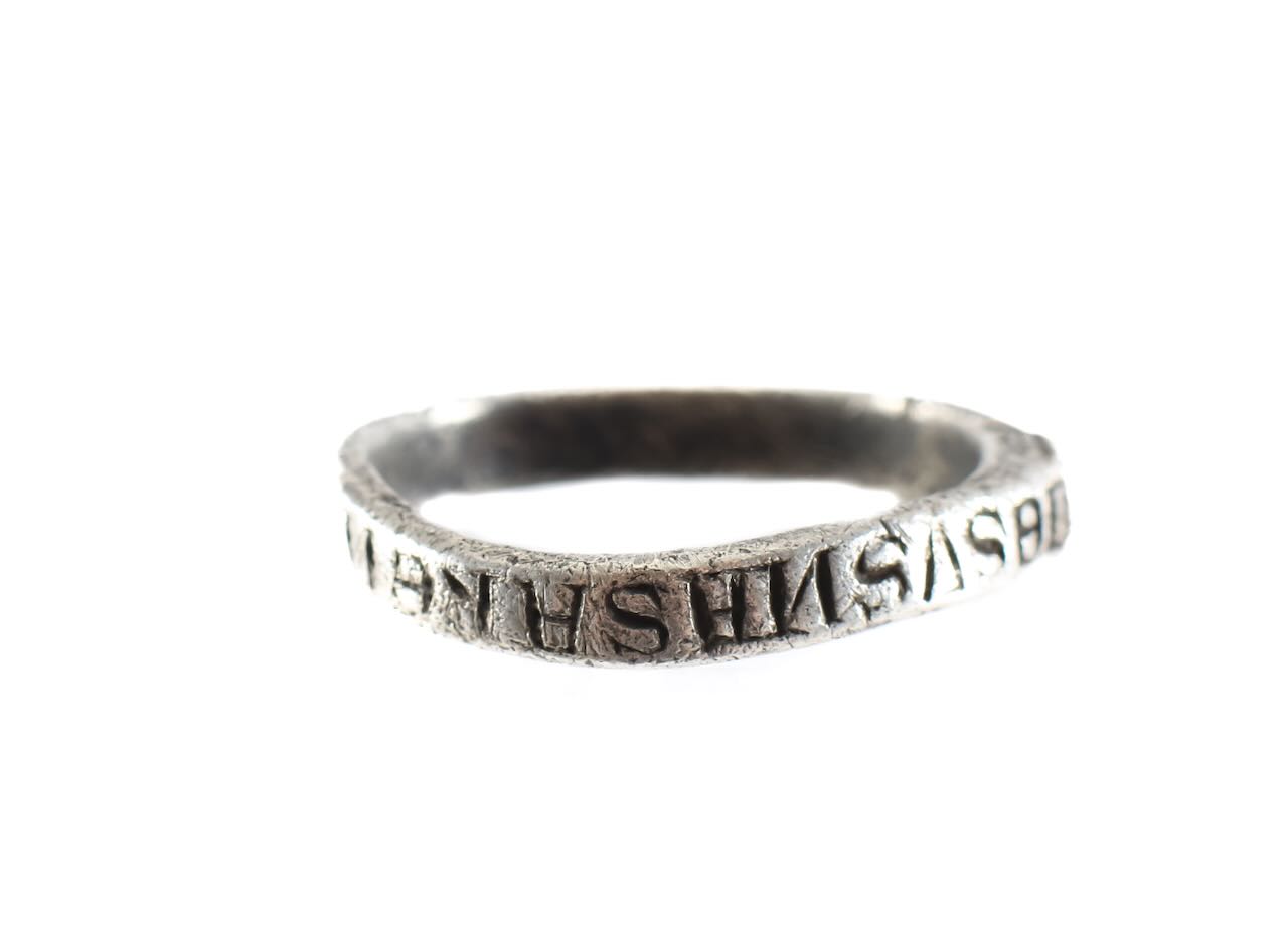 Medieval inscribed silver amulet ring circa 13-14th Century - Image 4 of 4