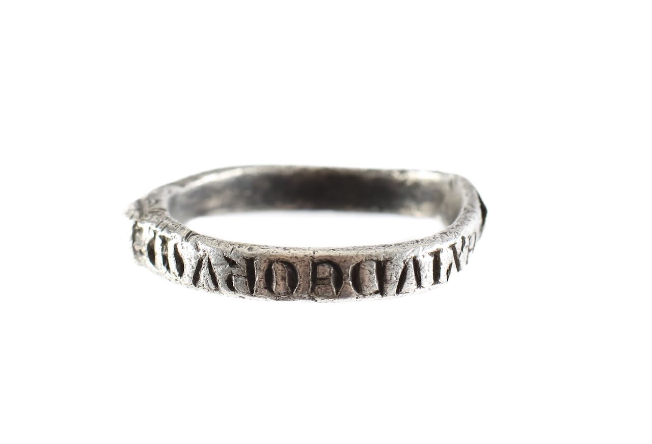 Medieval inscribed silver amulet ring circa 13-14th Century - Image 3 of 4