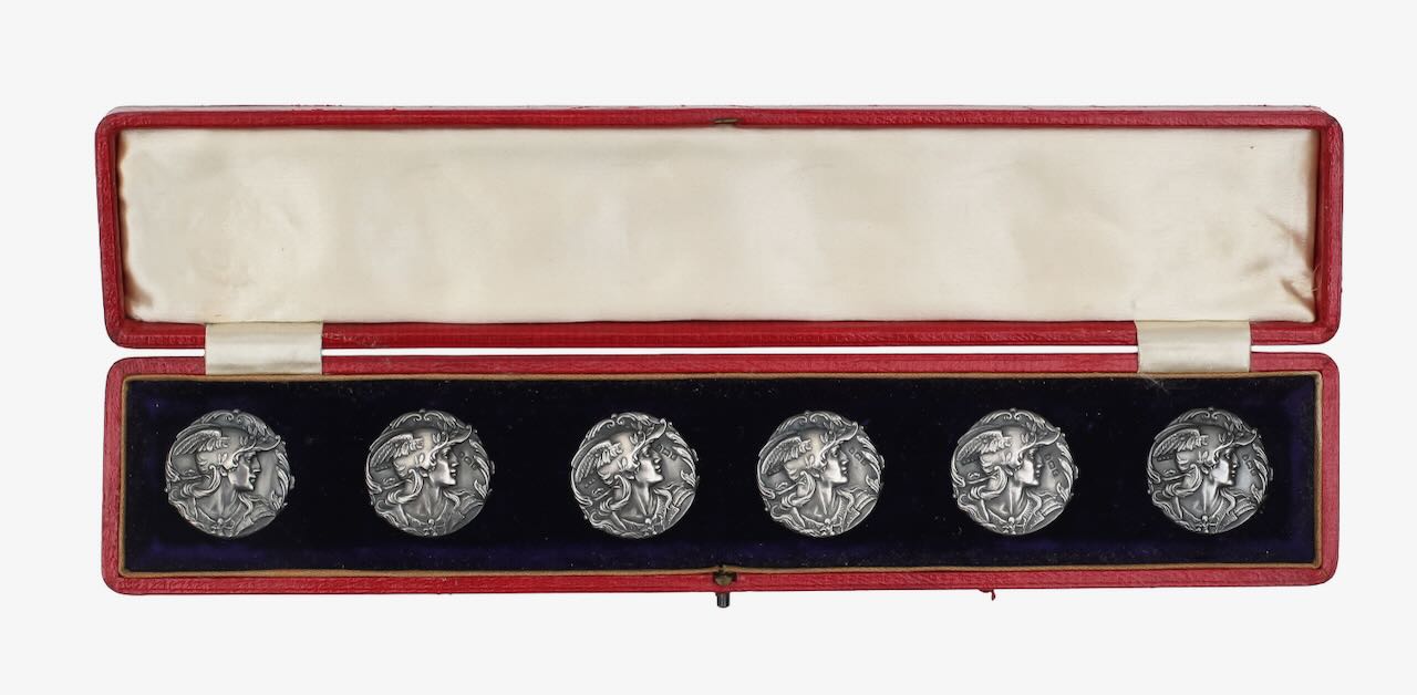 A cased set of six Edward VII silver buttons, and a silver belt buckle - Image 4 of 5