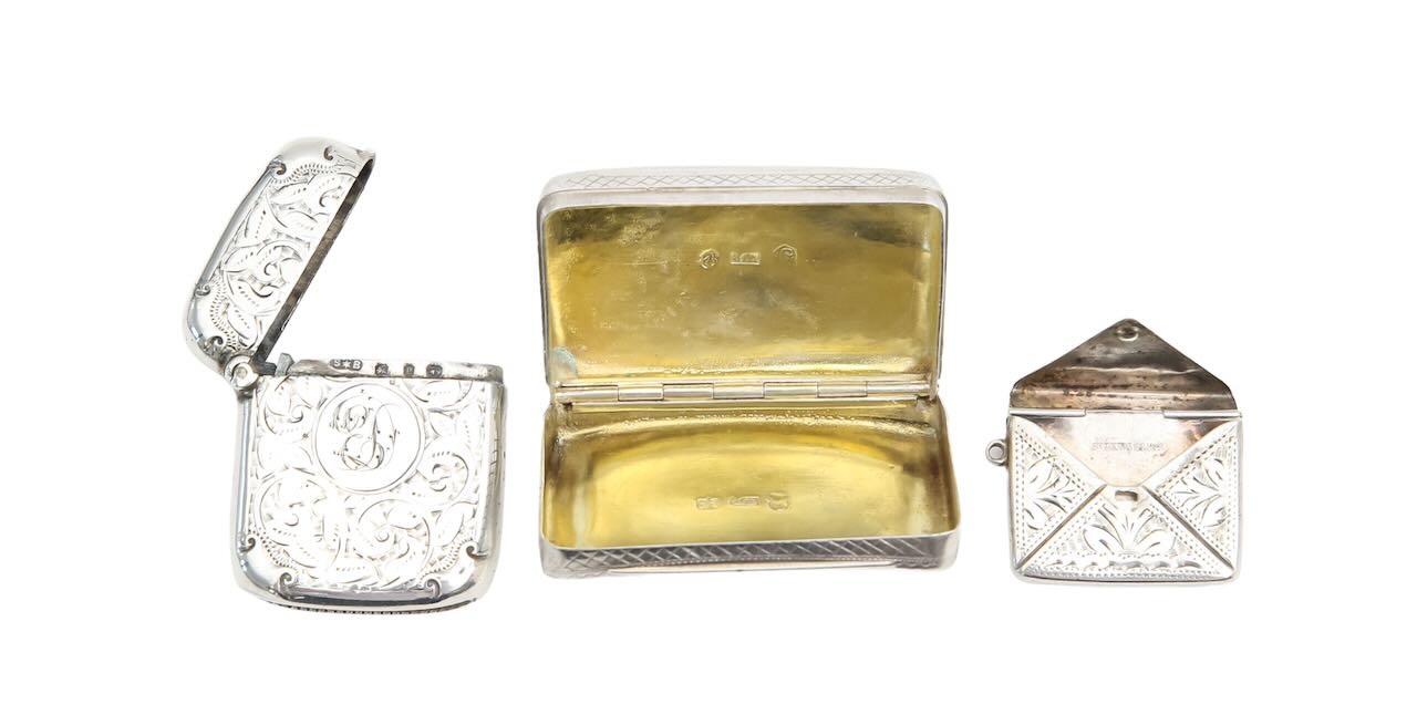 A George III silver snuffbox, a Victorian vesta case and a stamp box - Image 2 of 2
