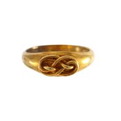 A Victorian 15ct gold knot ring