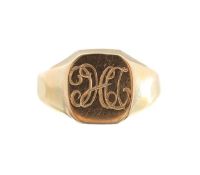 An 18ct gold signet ring