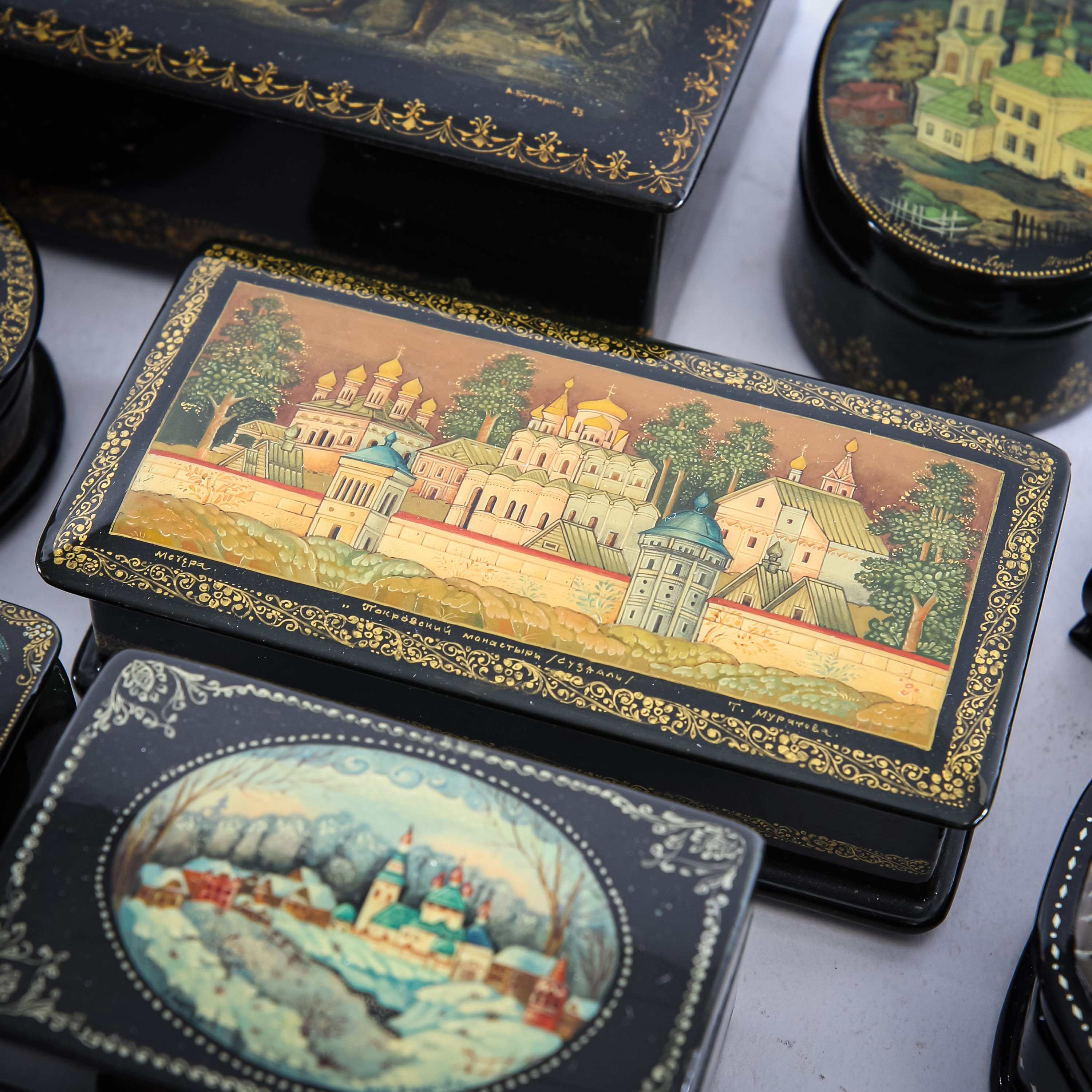 A collection of nineteen Russian lacquer boxes and a hanging decoration - Image 4 of 4
