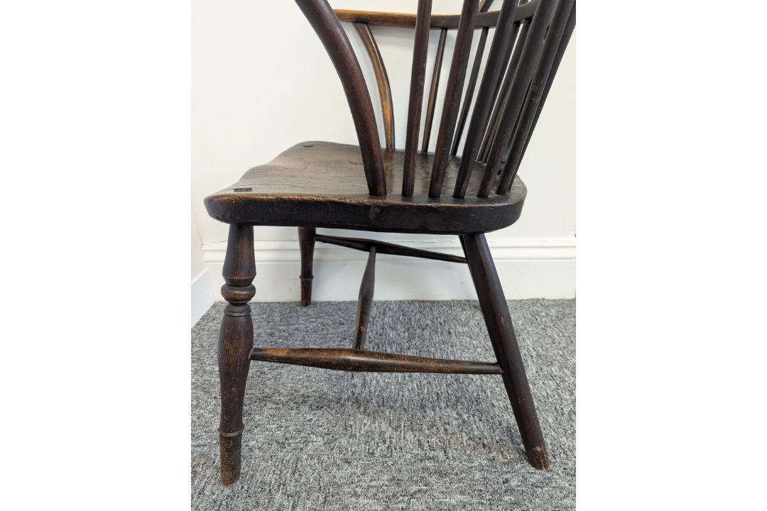 A yew and elm Windsor chair - Image 16 of 29