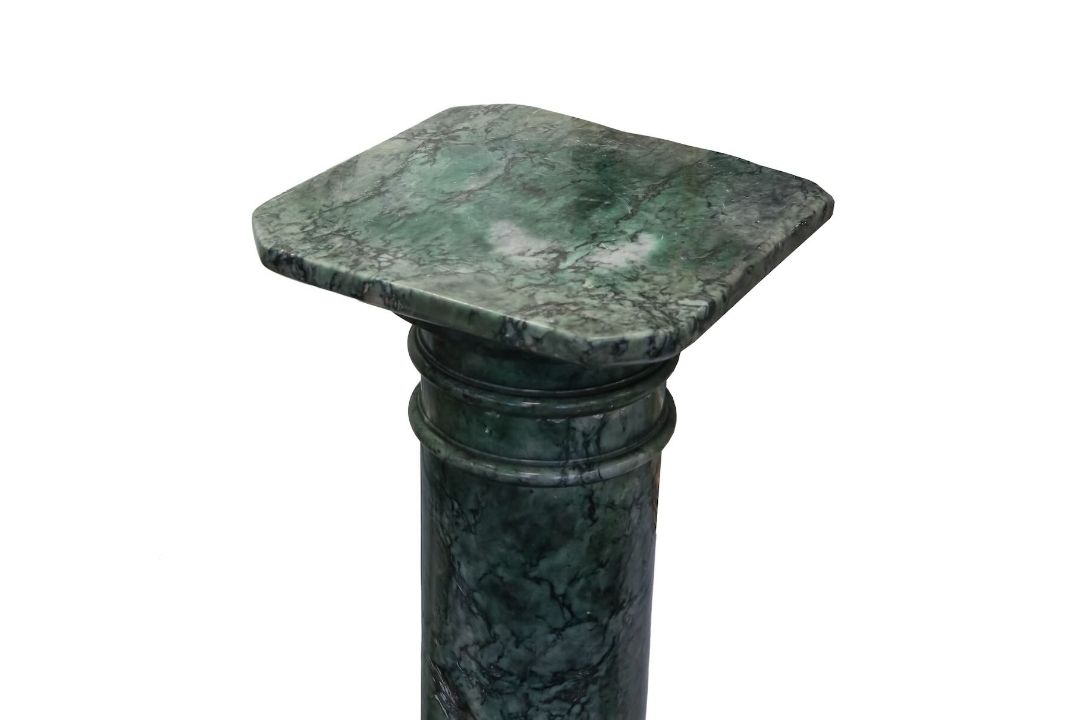 A serpentine green marble column - Image 2 of 2