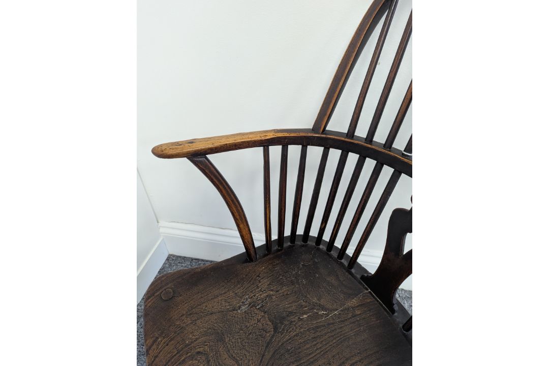A yew and elm Windsor chair - Image 6 of 29