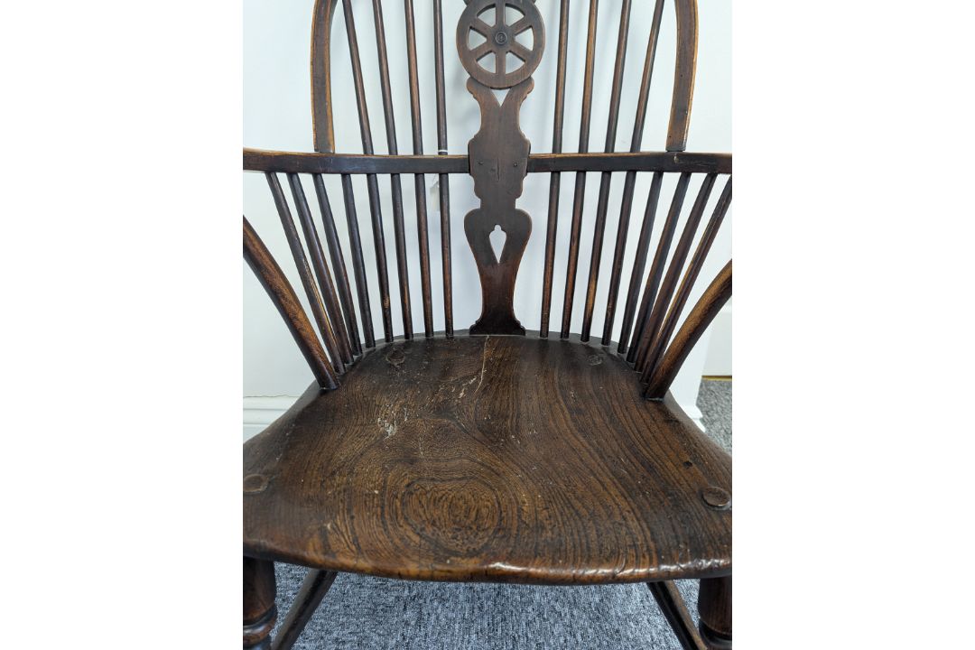 A yew and elm Windsor chair - Image 13 of 29