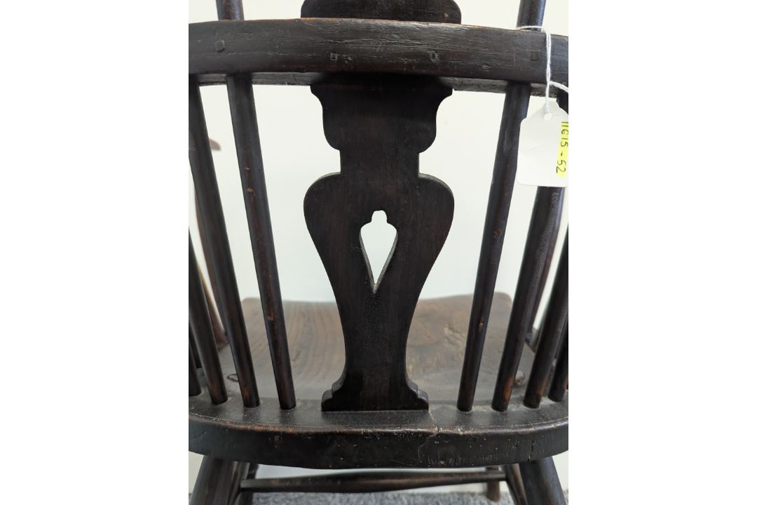 A yew and elm Windsor chair - Image 15 of 29