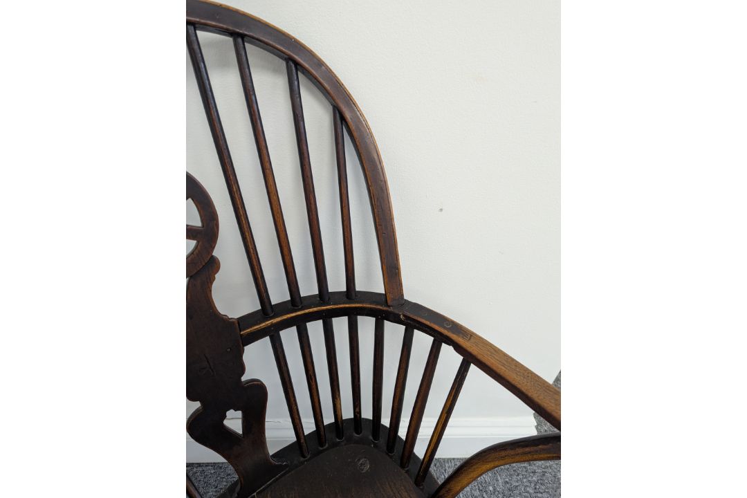 A yew and elm Windsor chair - Image 8 of 29