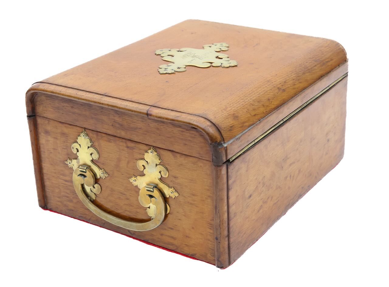 A Victorian oak jewellery or work box, with a Bramah lock - Image 3 of 5