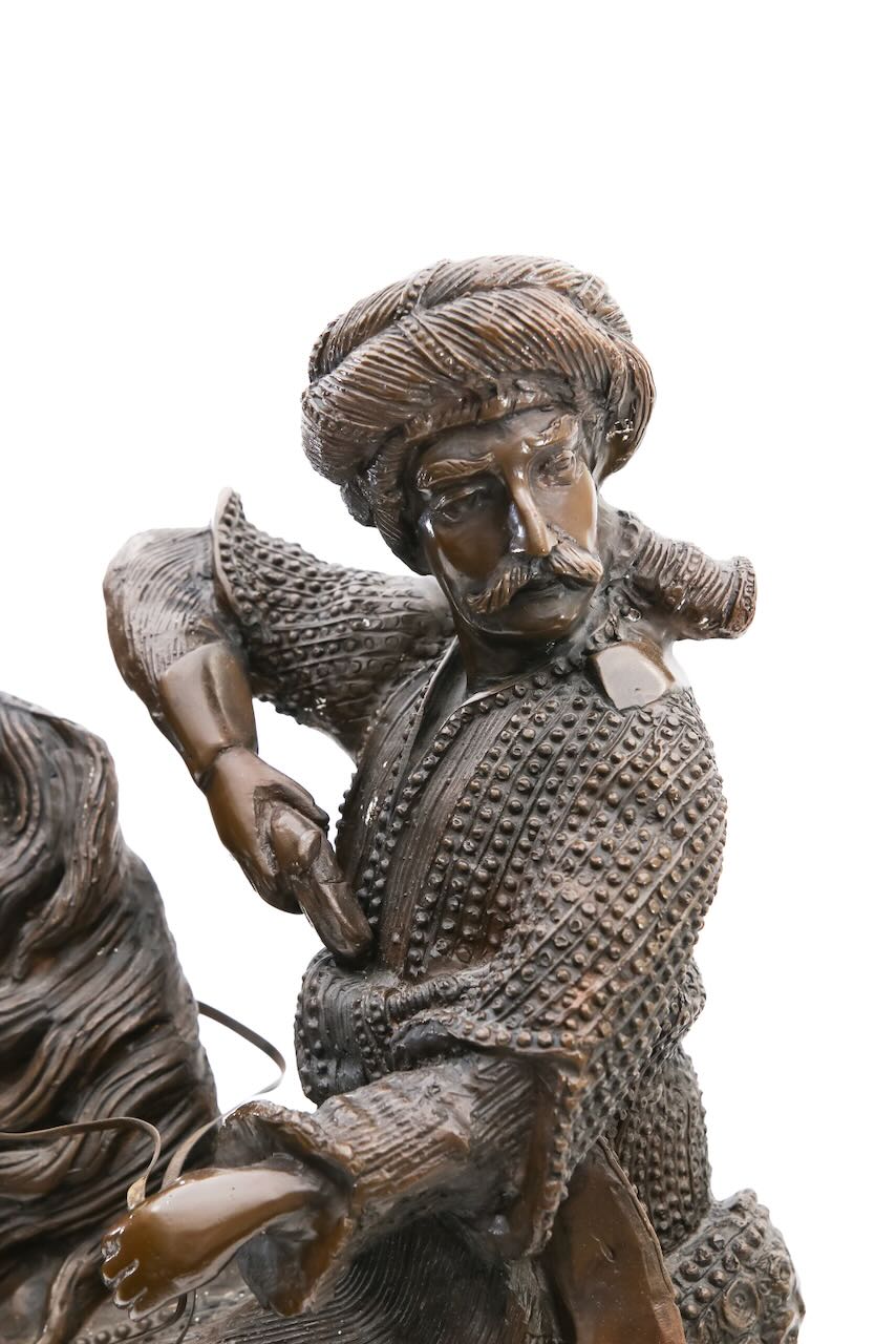 A large bronze figure group of an Ottoman on horseback - Image 2 of 2
